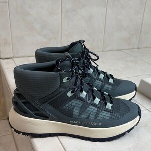 Kizik Stylish Wasatch Mid, Hands Free Outdoors Shoes /Stormy Weather/ Surf Spray